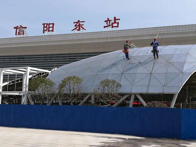 信阳东站地下车库出口